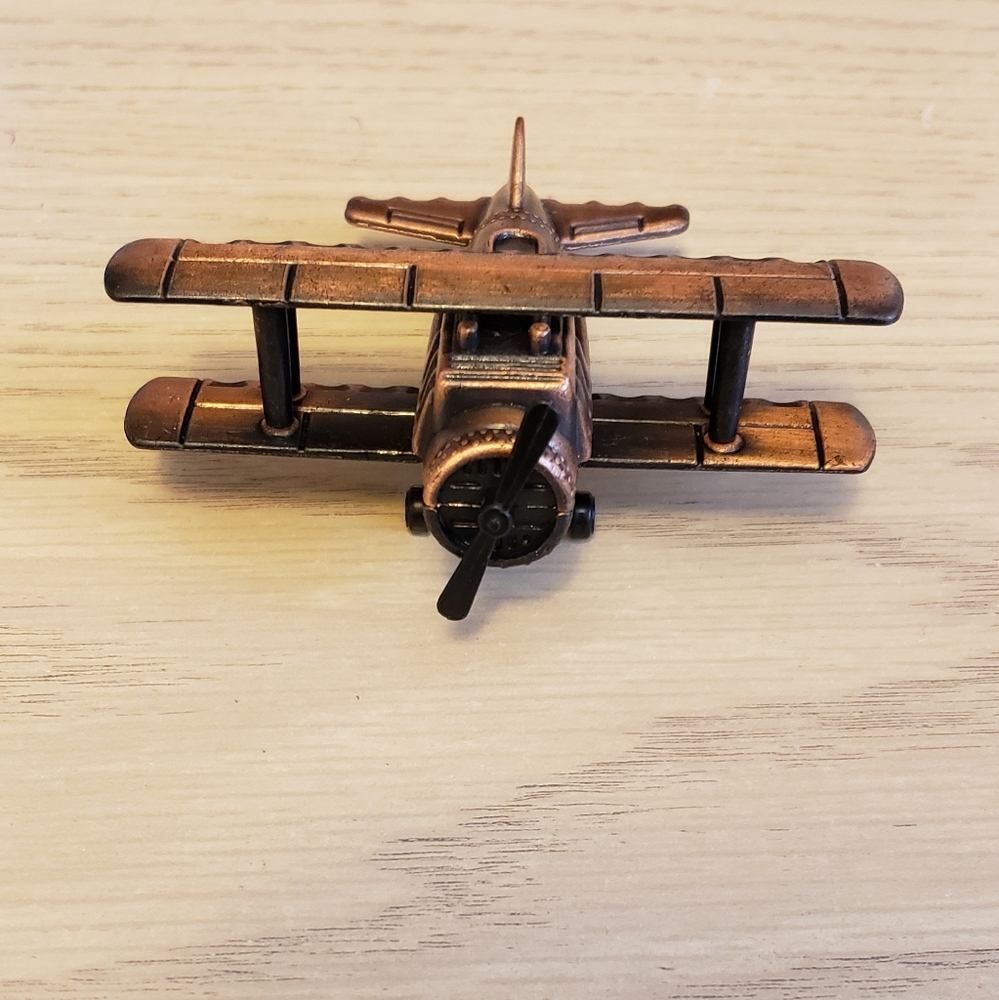 Miniature airplane display piece